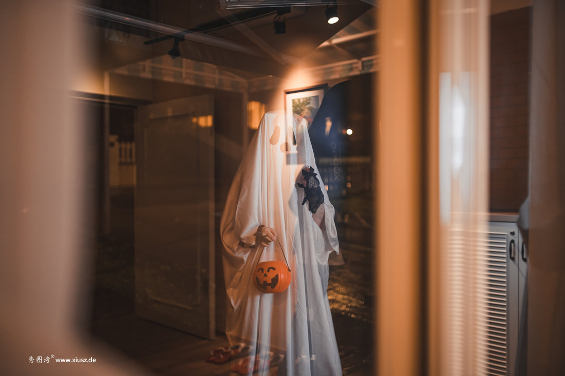 落落Raku - NO.005 Trick or Treat 不给糖就捣蛋[75P]