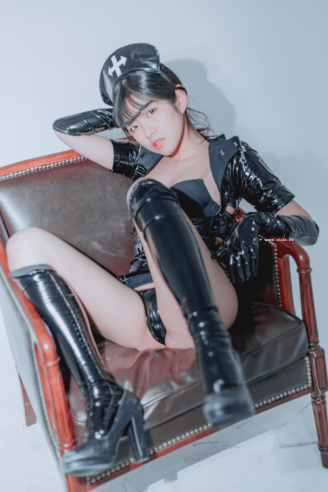 Sonson(손손) – NO.053 Dark Maid[37P]