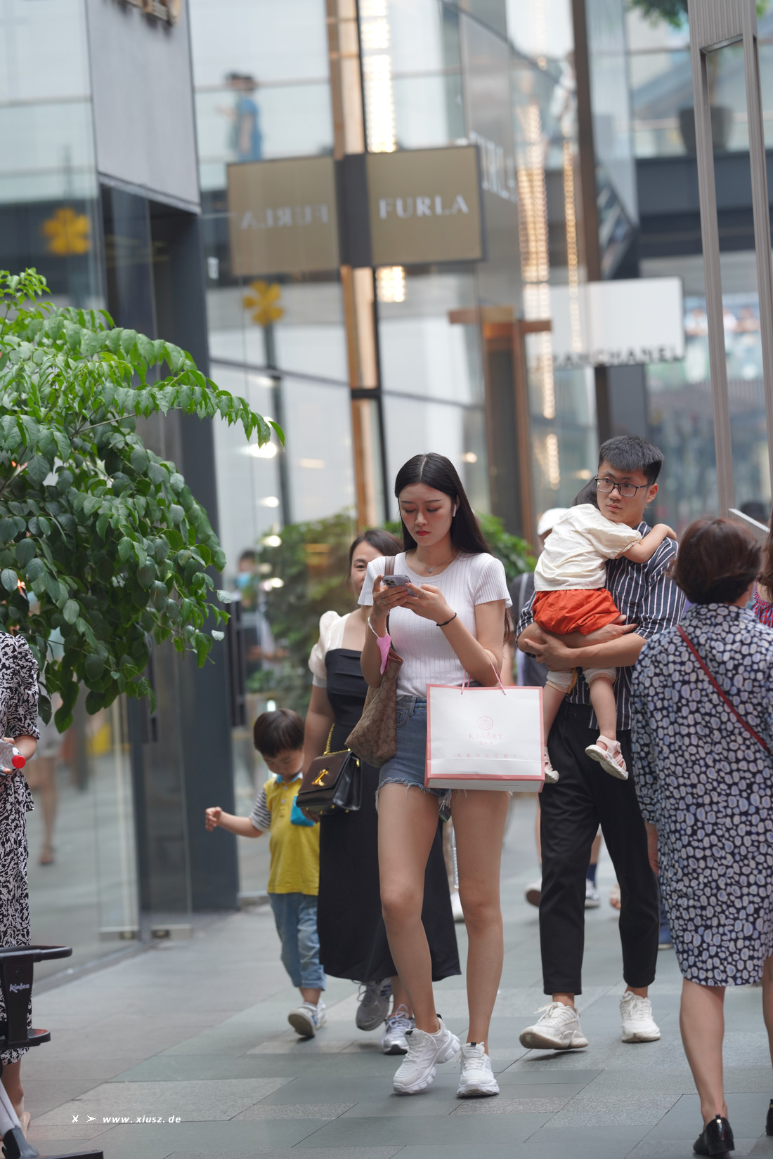 [精选街拍] Vol.298 青春短裤小白鞋 [73P]